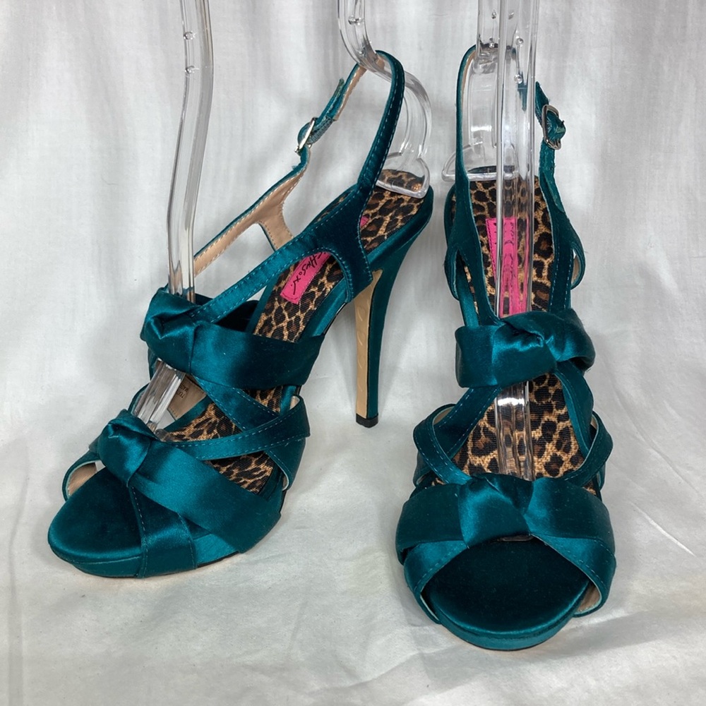 Betsey Johnson Dark Blue Green Satin Heels, Size 7.5